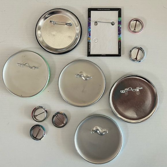 Lot of 11 Disney Parks Exclusive Button Pins - Picture 2 of 2